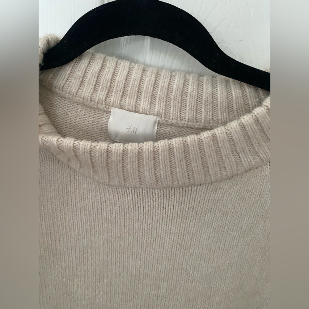 H&M Knit Dress in Light Beige. Size XL. - Picture 4 of 5